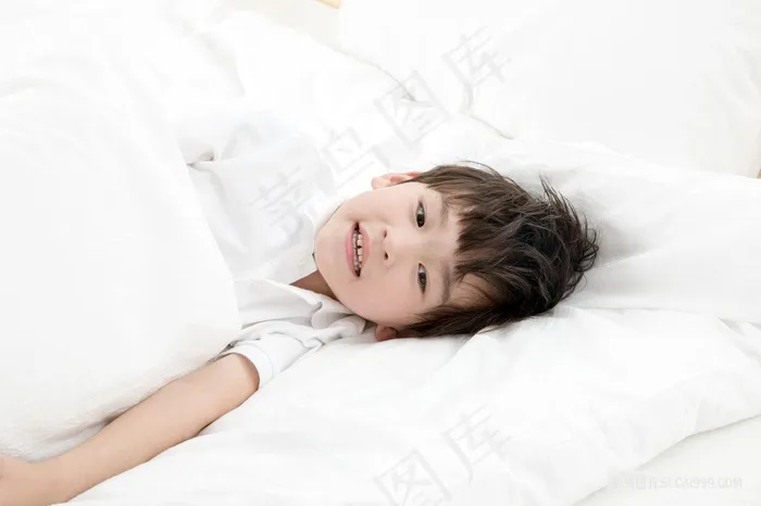 幼儿园 小男孩 小孩 小学生 温馨家庭 温馨 高兴
