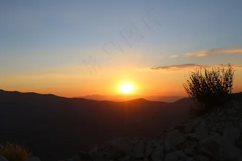 夕阳日落西山图片 夕阳日落西山图片