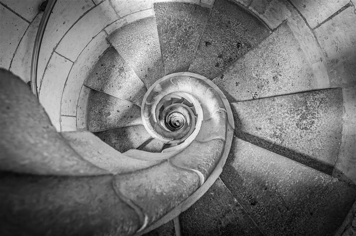 石头做的螺旋楼梯