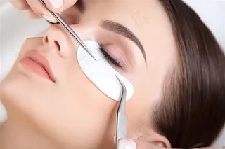 眉毛美容的美女高清大图