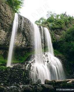 户外山水瀑布图片