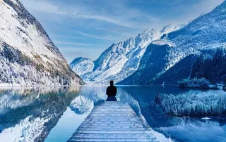 冬天山水背景风景