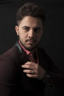 穿西装帅哥照片 穿西装帅哥照片