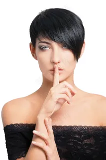 黑色蕾丝短发美女图片 黑色蕾丝短发美女图片