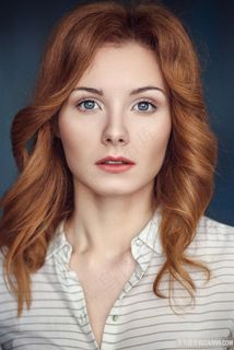 欧美卷发漂亮美女写真图片