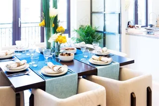 卧室餐厅装修效果摄影