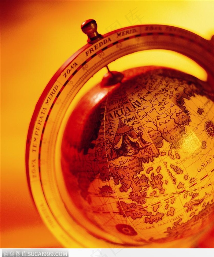 红色灯光下的国外地球仪