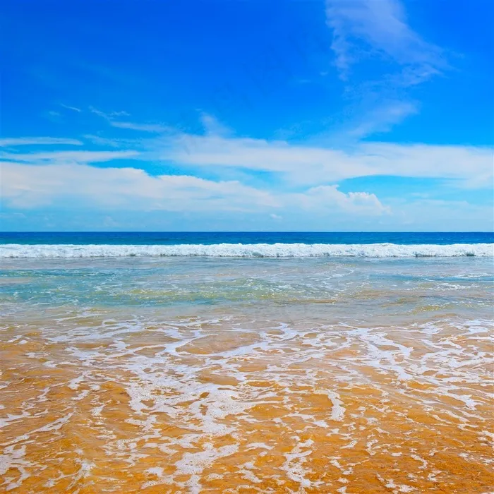 蔚蓝色的沙滩海景