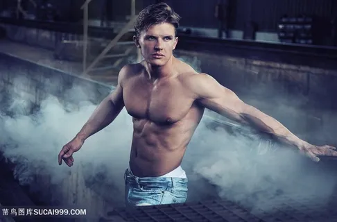 性感肌肉帅哥侧颜图片