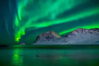 绿色极光壁纸图片