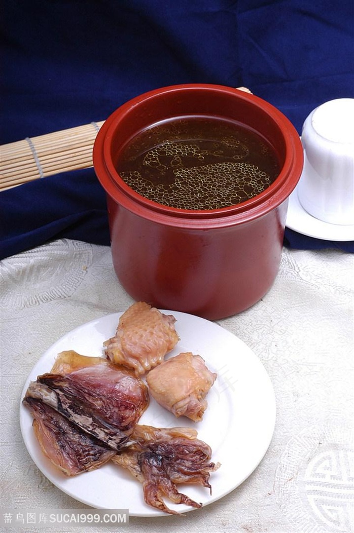 墨鱼炖鸡的美食图片