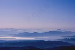 朦胧山脉唯美风景图片