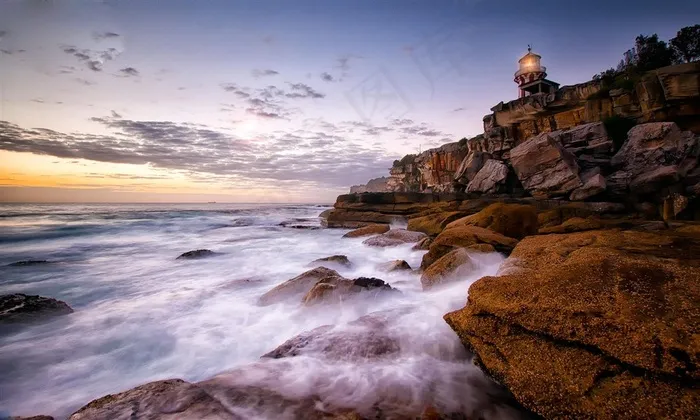高清唯美海岸海浪礁石灯塔风景图片