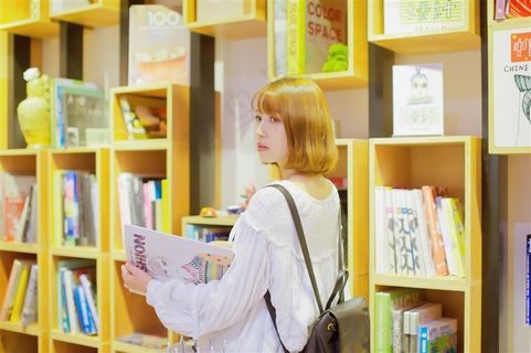 短发清纯美女高清摄影