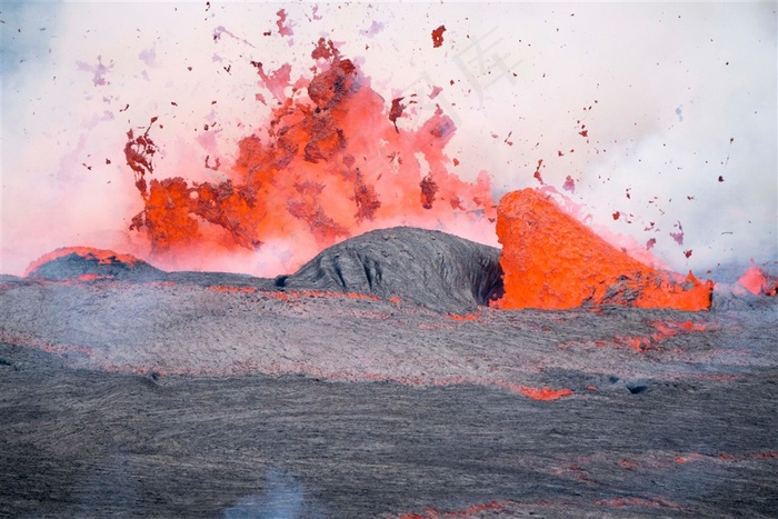 火山岩浆图片