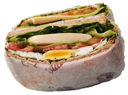 鸡肉肠对切田园清新色调煎蛋半圆三明治免抠元素实物摄影素材