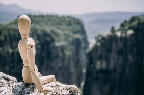 孤单木偶人图片 孤单木偶人图片