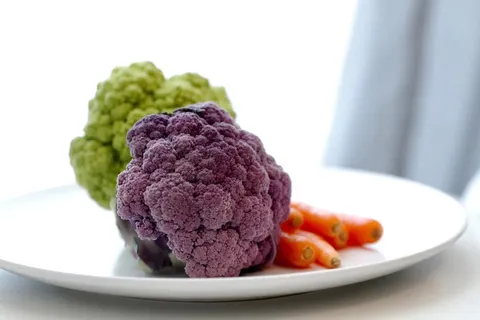 紫兰花红萝卜瓷盘 紫兰花红萝卜瓷盘