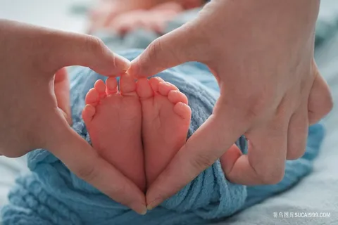 新生儿幼儿儿童妈妈手比爱心创意写真 新生儿幼儿儿童妈妈手比爱心创意写真