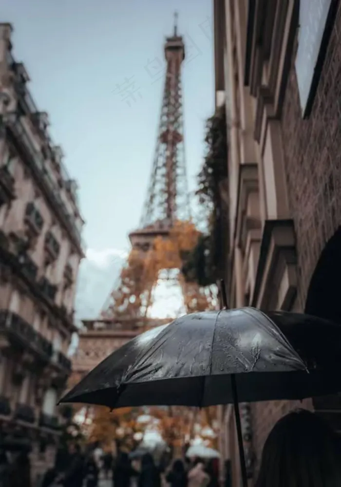模糊的巴黎铁塔