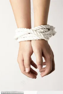 手势喻意-绑架的双手正面图