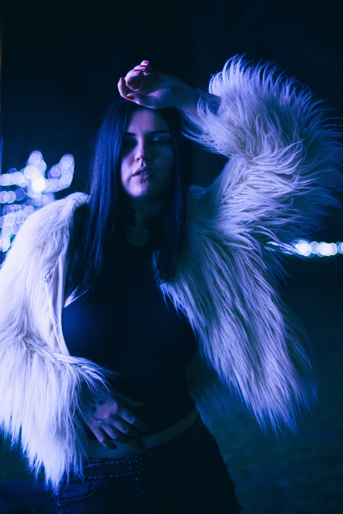 午夜性感美女写真图片