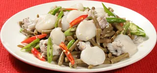 酸豆角炒墨鱼仔