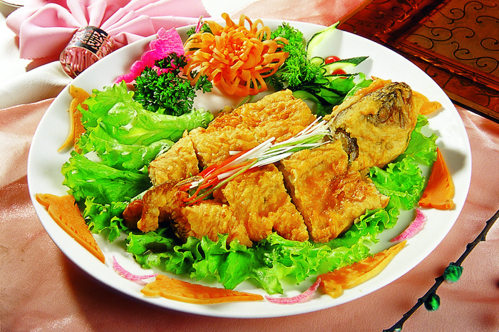 0711c-1395蒜香招牌鲈鱼    48元