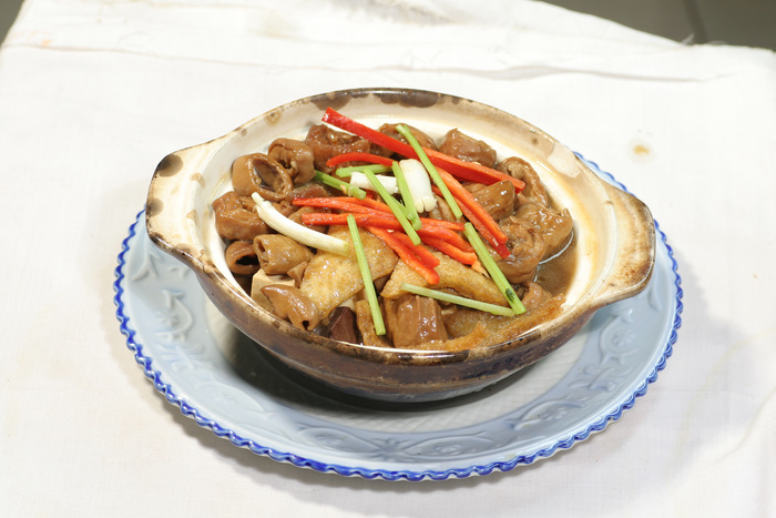 9肥肠豆腐煲 潮州大排档