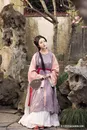 花园里的唯美古装美女煜月艺术写真图片