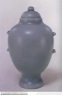 中华传统工艺-漂亮的青色花瓶