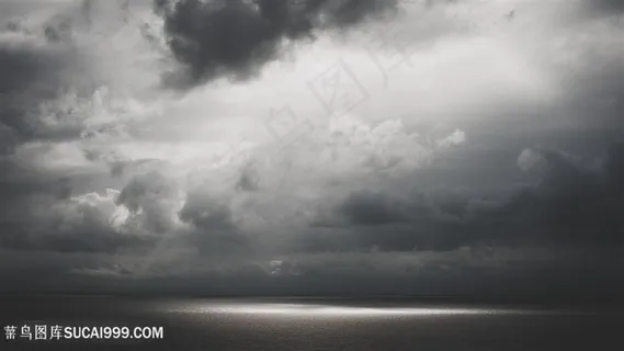 阴云天空黑白风景画壁纸
