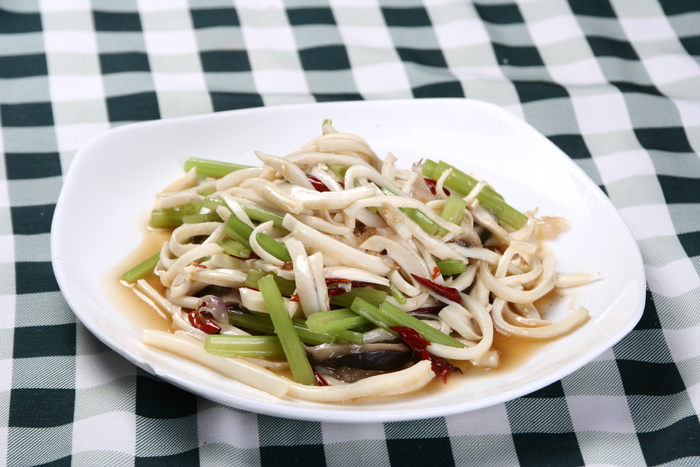 香芹折头炒黄喉 18元 (1)