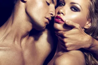 亲昵红唇美女情侣写真