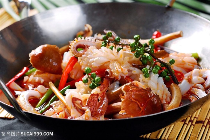 中华美食川黔菜干锅茶鱿花摄影图