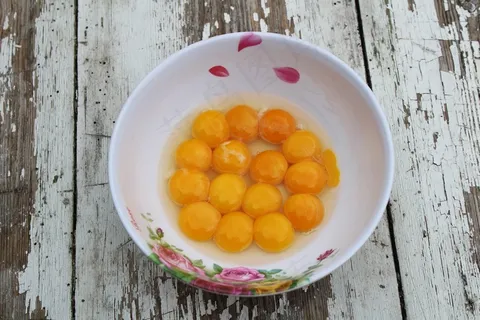 黄色蛋黄图片 黄色蛋黄图片