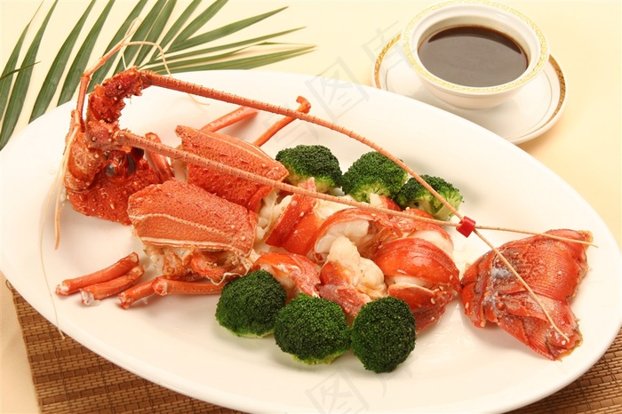 上菜的龙虾美食