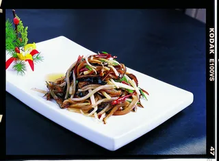 川菜湘菜高清菜谱 酸萝卜炒辽参丝