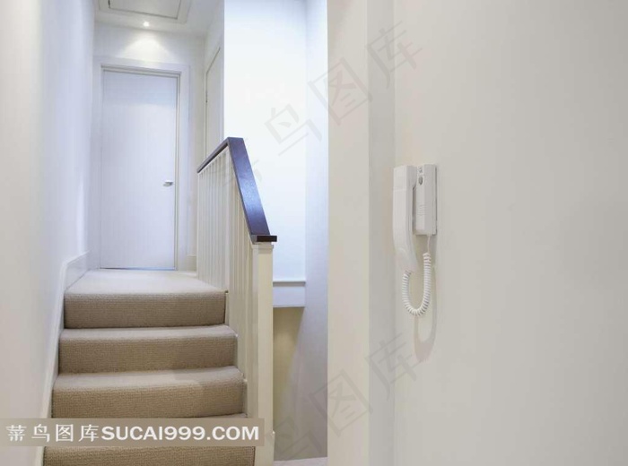 通往卧室的楼梯