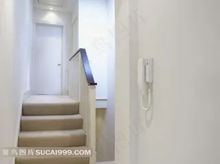通往卧室的楼梯