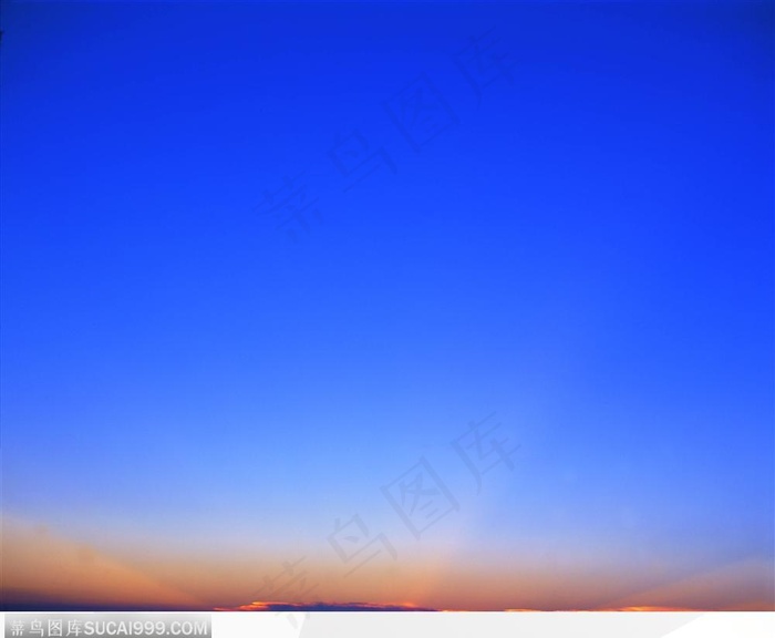 干净的蔚蓝天空