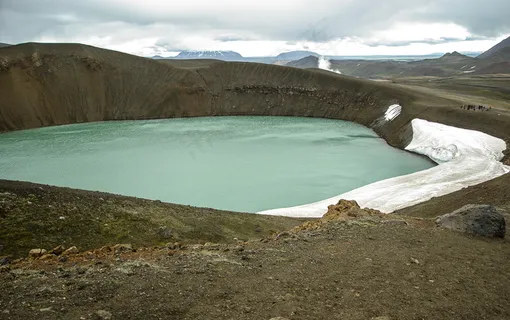 冰岛火山口湖图片 冰岛火山口湖图片