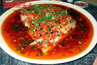 剁椒辣鱼头美食元素菜品