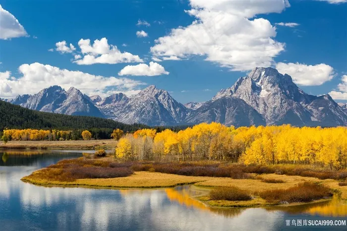深秋里的山水风景