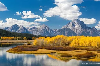 深秋里的山水风景