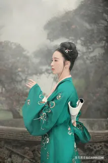 户外古典唯美写真古装美女摄影图片 户外古典唯美写真古装美女摄影图片