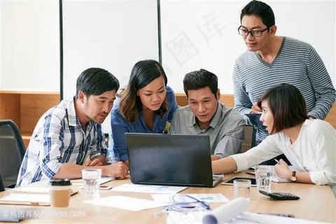 开会讨论商务团队人物