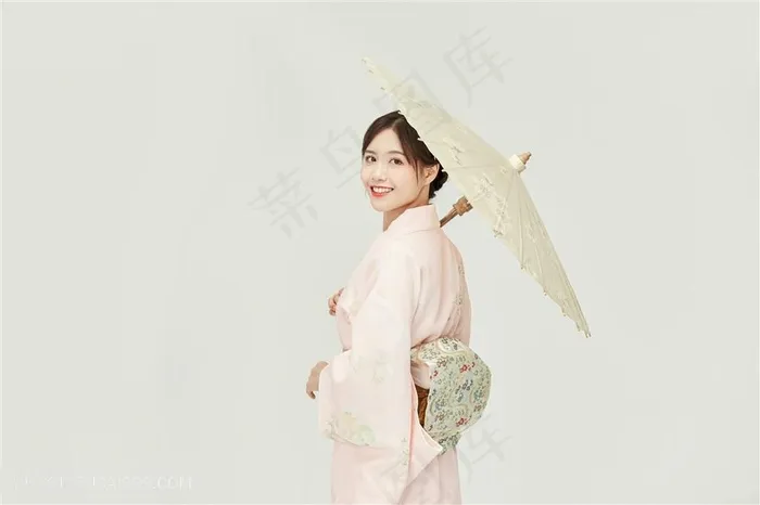 回眸的美女海报