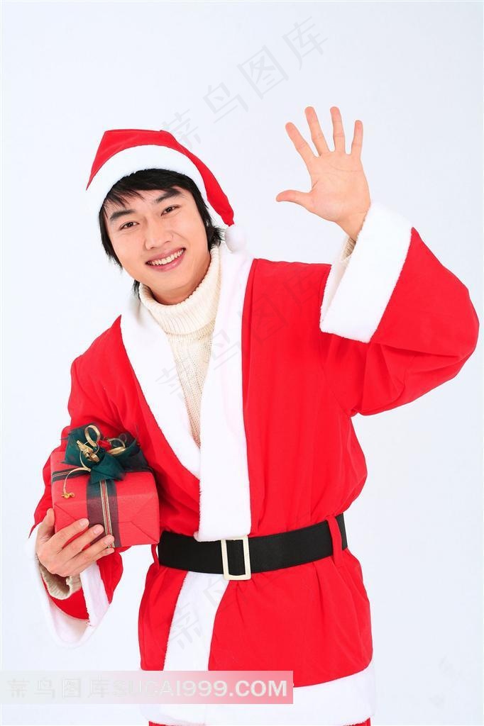 扬手抱圣诞礼物的男人