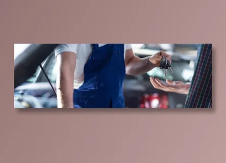 交接汽车钥匙的人高清图片